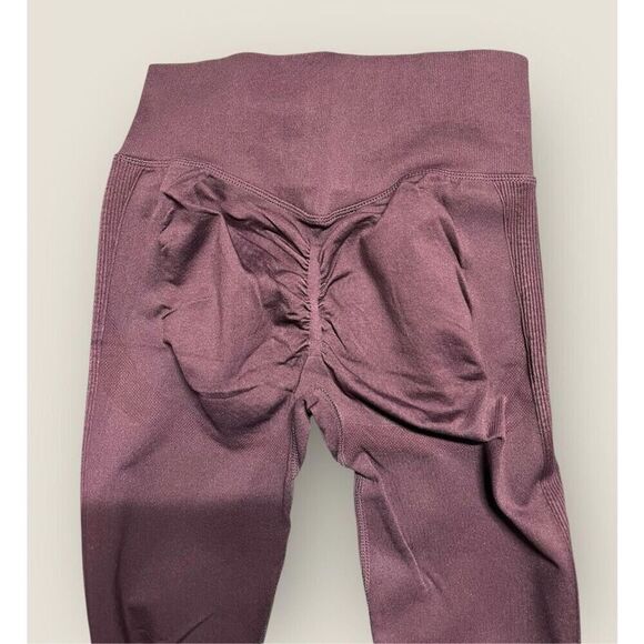 Brand New - Halara Women’s M Seamless Flow Butt Lifting Leggings Night’s Purple - Picture 8 of 14